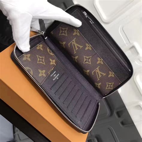 lv vertical wallet